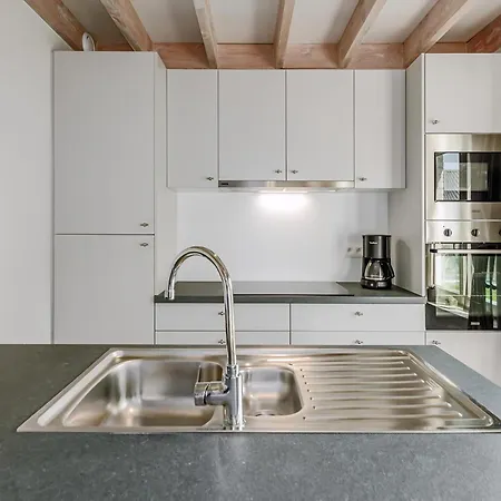 Tzeehuisje 57p Feriehus